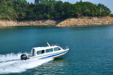 杭州千岛湖景区的快艇