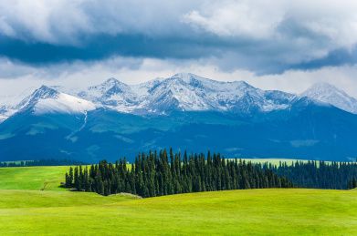 新疆喀拉峻草原风光