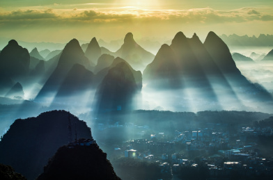 电视塔清晨2015广西省桂林市阳朔县十里画廊