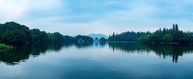 曲院风荷杭州西湖全景接片