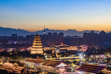 中国西安城市建筑发展景观大雁塔