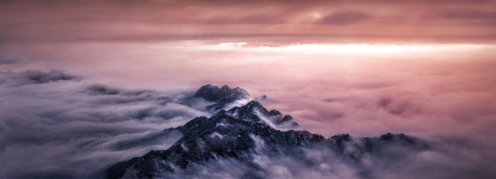 秦岭太白山天圆地方壮观云海