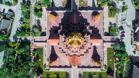 航拍西双版纳大金塔