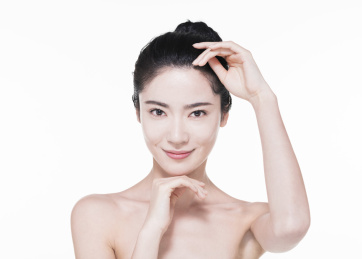 美丽的年轻女子