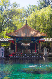 济南趵突泉凉亭