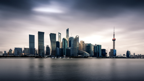 黄浦江上的上海