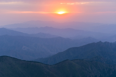 中国山西五台山东台日出