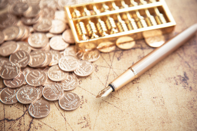 硬币 美元 钢笔 地图  摆拍  商务金融 