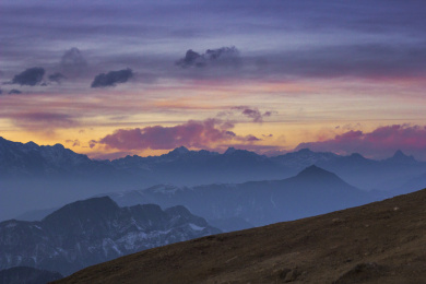 牛背山雪山晚霞