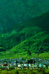 亚洲中国云南楚雄苍山山峦人居白族世外桃源