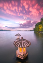 西湖翠光芳华亭