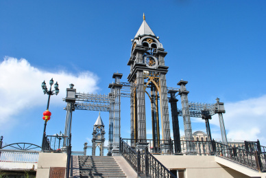 内蒙古海拉尔中央桥钟楼