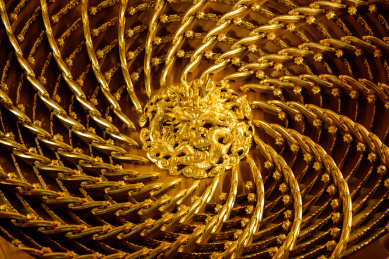 杭州灵隐寺龙形屋顶