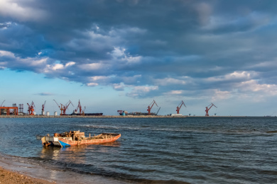河北省秦皇岛市山海关工业码头建筑景观
