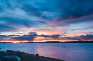 夕阳下的纳木错