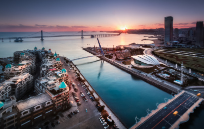 黄昏下唯美的大连星海湾