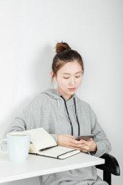 甜美的亚洲女生