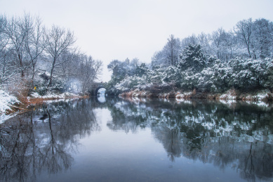 2018年华东地区第一场大雪杭州西湖边银装素裹雪景高清风光大图
