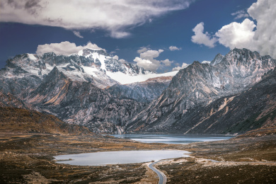 巴塘姊妹湖自然风光