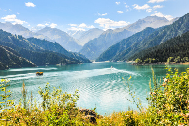 中国新疆昌吉州阜康市天山天池风景区夏季风光