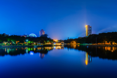 广东茂名新湖公园夜景