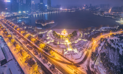 合肥政务区雪夜城市风光