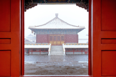横店明清宫苑初雪风景 红墙黄瓦 宫殿