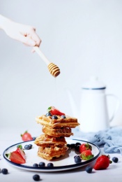 蜂蜜水果华夫饼