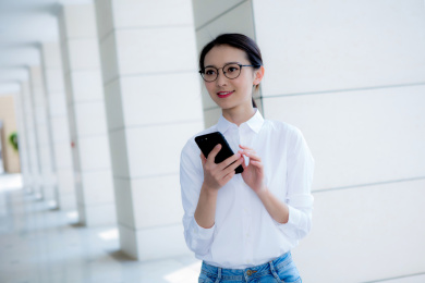 年轻的中国女性