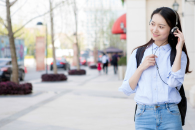 休闲状态的女性