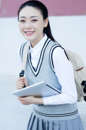 女大学生在校园