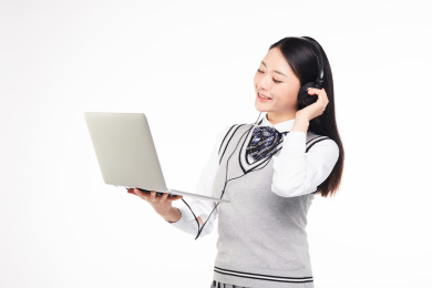 女大学生在校园