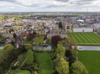 航拍英国剑桥大学（University of Cambridge）