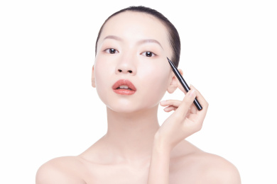 一位年轻的中国女性
