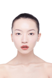 一位年轻的中国女性
