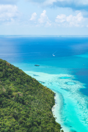 仙本那海面风景