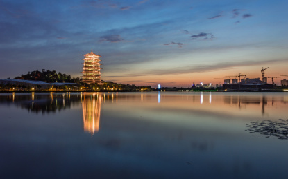 西安世博园长安塔火烧云