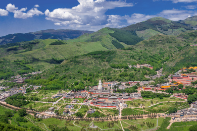 鸟瞰五台山佛教圣地