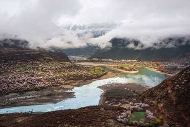 雅鲁藏布江大峡谷