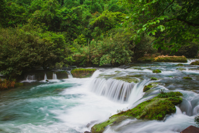 小七孔景区自然风光，68级跌水瀑布