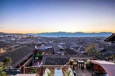 中国云南丽江大研古城日出全景