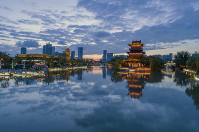 里运河畔夜色美