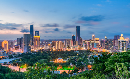 华灯初上的大连市区