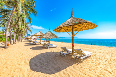 东南亚越南芽庄热带滨海度假胜地风光