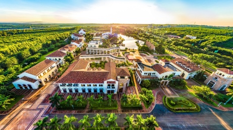 中国海南省儋州市西线高速公路旅游风情小镇航拍