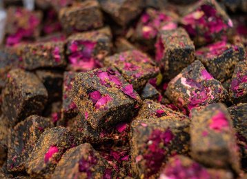 中国云南纯手工古法老黑糖块-玫瑰花黑糖块