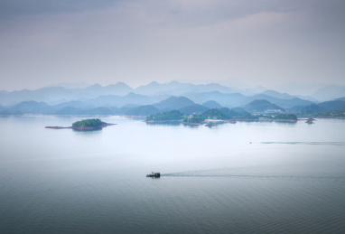 浙江省杭州市淳安县千岛湖风景区通透景观