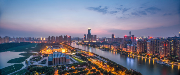 武汉长江广场城市风光