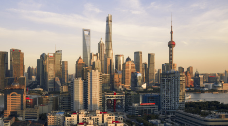 城市的金色日落