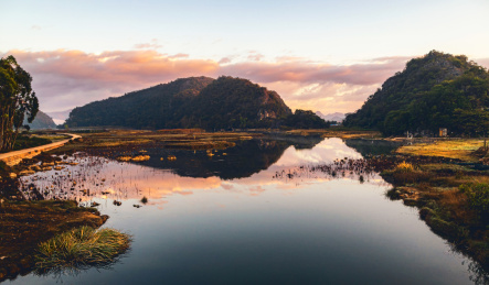 清晨美丽的普者黑风景